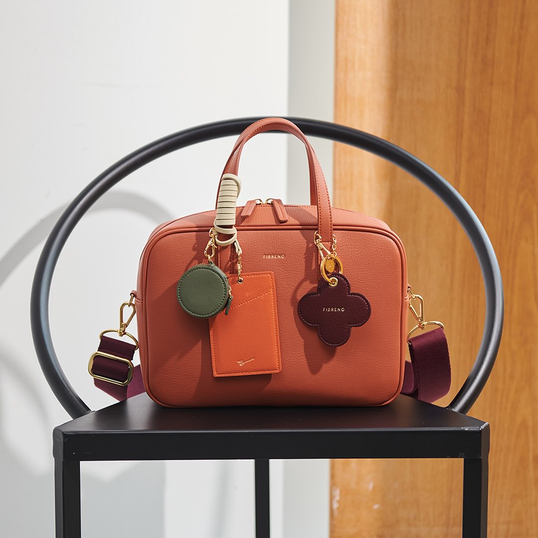 MINIATURE MACARON POUCH